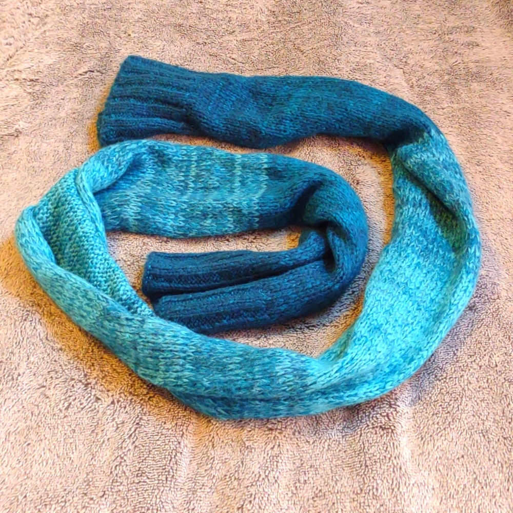 🤑 FINAL DROP! Planet Gold Shimmery Teal Scarf